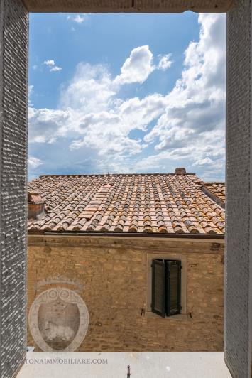 Image No.16-4 Bed Townhouse for sale