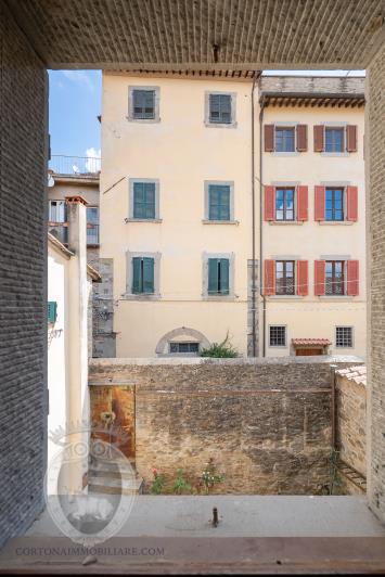 Image No.41-4 Bed Townhouse for sale