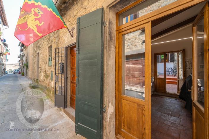 Image No.10-3 Bed Townhouse for sale