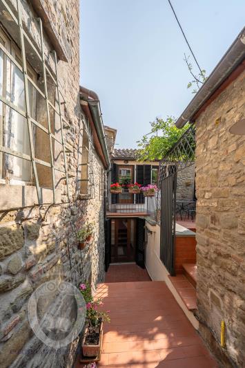 Image No.12-3 Bed Townhouse for sale