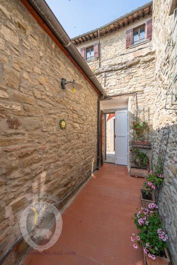 Image No.11-3 Bed Townhouse for sale