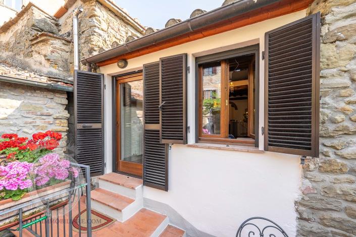 Image No.14-3 Bed Townhouse for sale