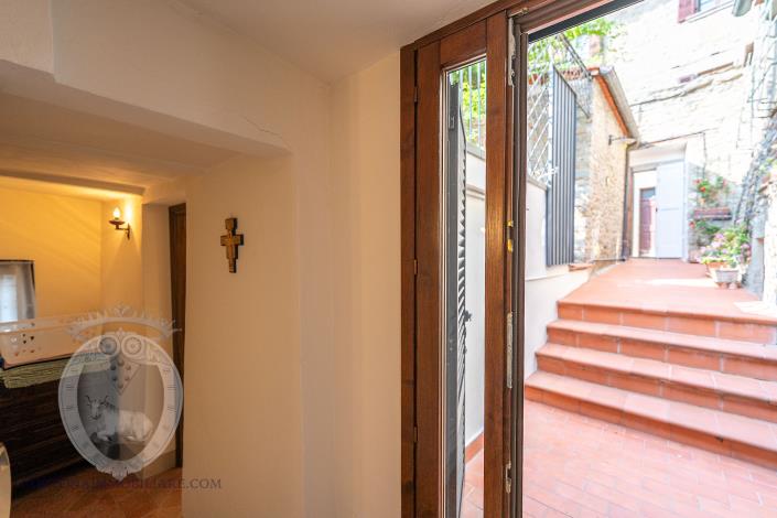 Image No.30-3 Bed Townhouse for sale