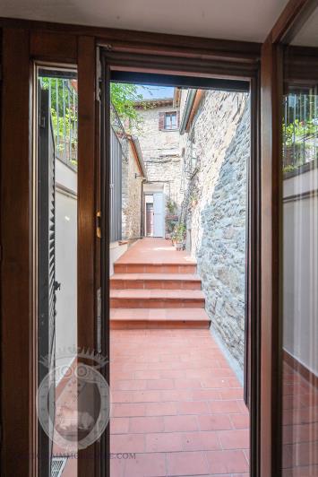 Image No.31-3 Bed Townhouse for sale