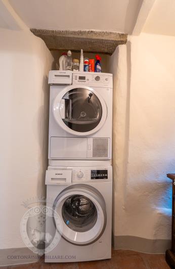 Image No.33-3 Bed Townhouse for sale