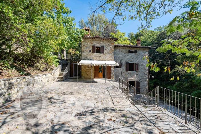 Image No.3-4 Bed Farmhouse for sale