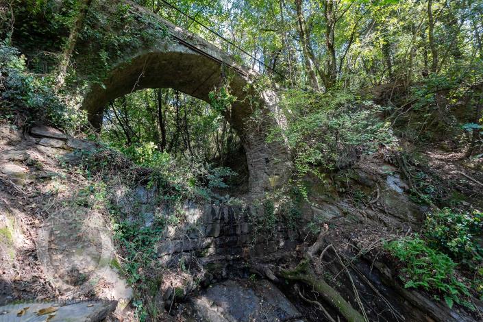 Image No.14-4 Bed Farmhouse for sale