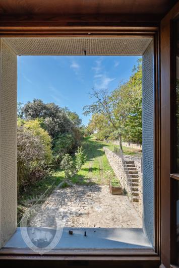 Image No.19-4 Bed Farmhouse for sale