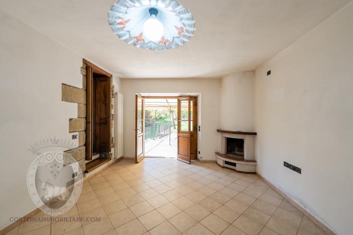 Image No.26-4 Bed Farmhouse for sale