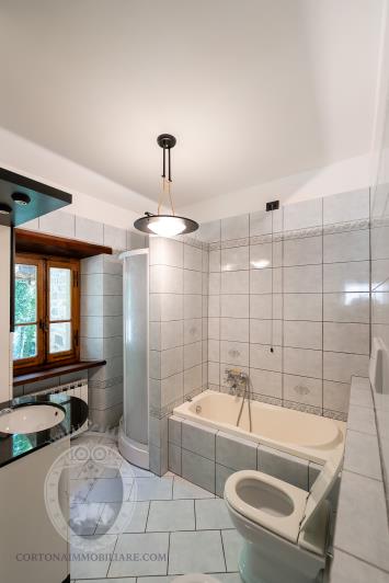 Image No.35-4 Bed Farmhouse for sale