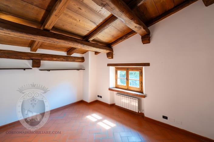 Image No.40-4 Bed Farmhouse for sale