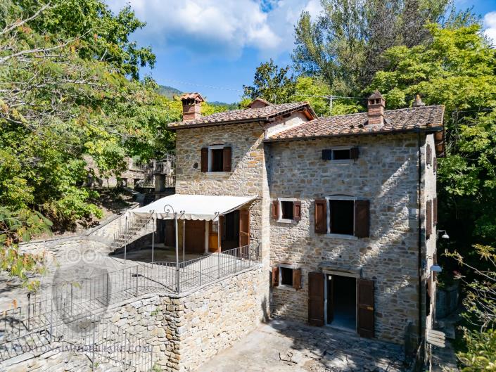 Image No.52-4 Bed Farmhouse for sale