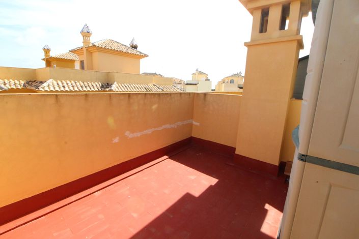 Image No.1-4 Bed Property for sale