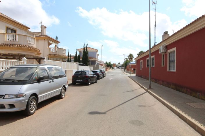 Image No.3-3 Bed Villa for sale