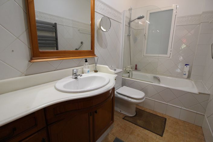 Image No.10-6 Bed Villa for sale