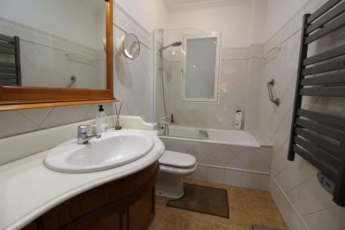 Image No.11-6 Bed Villa for sale