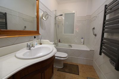 12580villainvalverde190825125114img1528