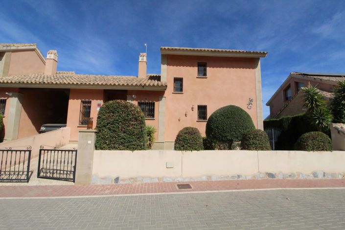 Image No.1-3 Bed Villa for sale