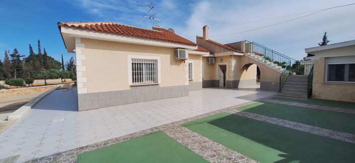 Image No.1-7 Bed Villa for sale