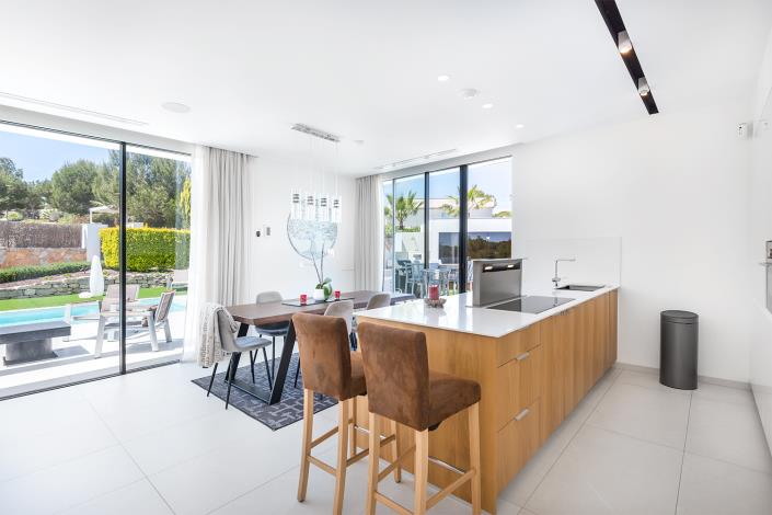 Image No.48-4 Bed Villa for sale