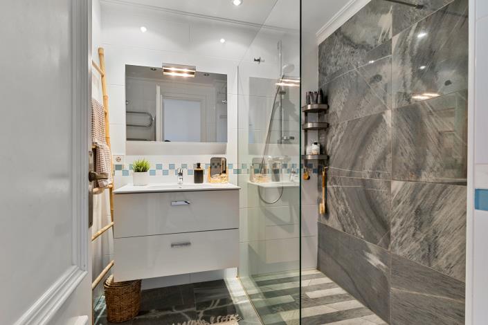 Image No.23-2 Bed Apartment for sale