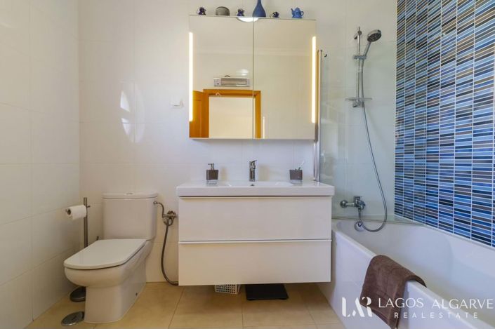 Image No.15-3 Bed Townhouse for sale