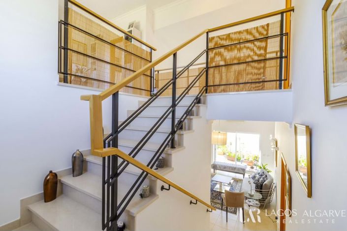 Image No.18-3 Bed Townhouse for sale