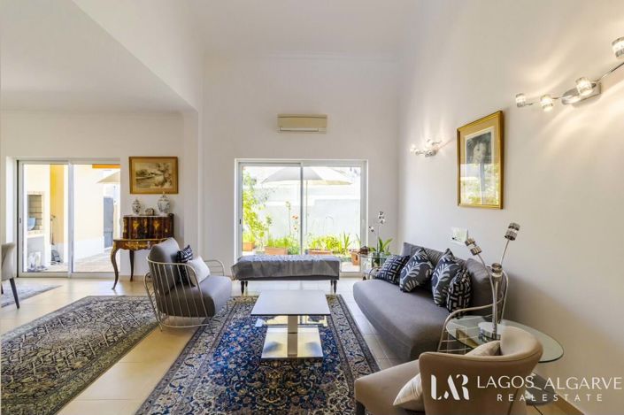 Image No.2-3 Bed Townhouse for sale