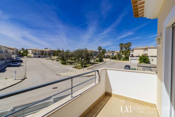 Image No.24-3 Bed Townhouse for sale