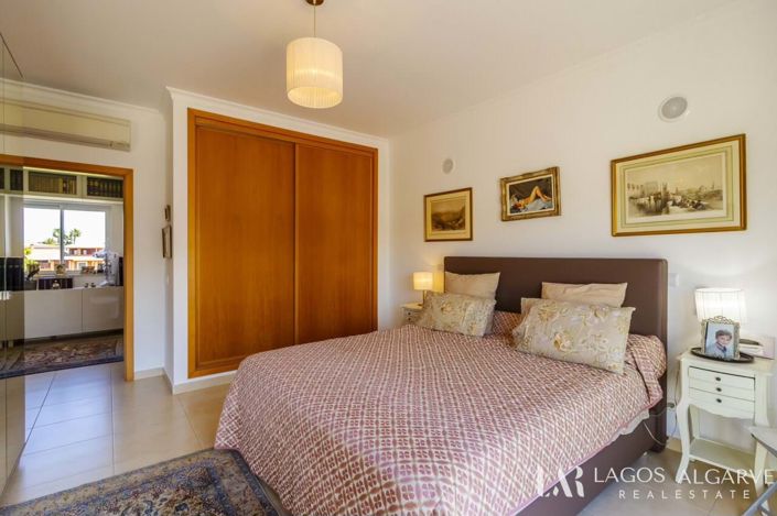 Image No.27-3 Bed Townhouse for sale