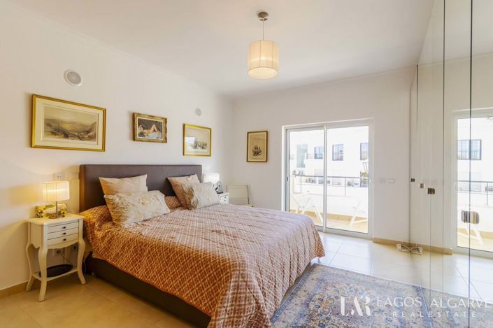 Image No.28-3 Bed Townhouse for sale