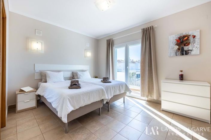 Image No.12-4 Bed Villa for sale