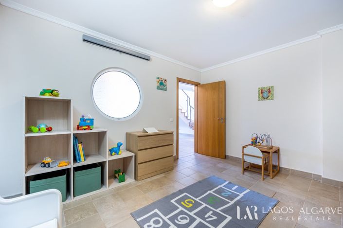 Image No.15-4 Bed Villa for sale