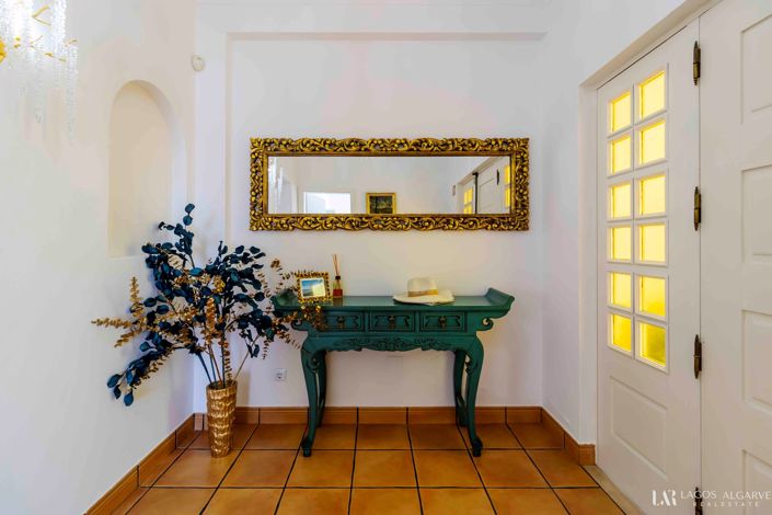 Image No.5-6 Bed Villa for sale