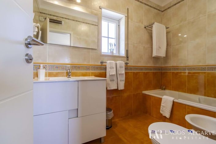 Image No.40-6 Bed Villa for sale