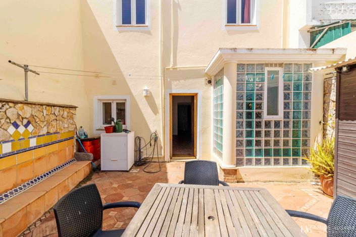 Image No.12-3 Bed Townhouse for sale