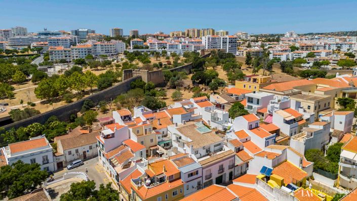 Image No.16-3 Bed Townhouse for sale