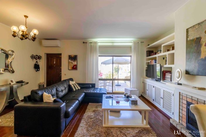 Image No.2-5 Bed Villa for sale