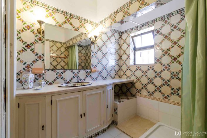 Image No.28-5 Bed Villa for sale