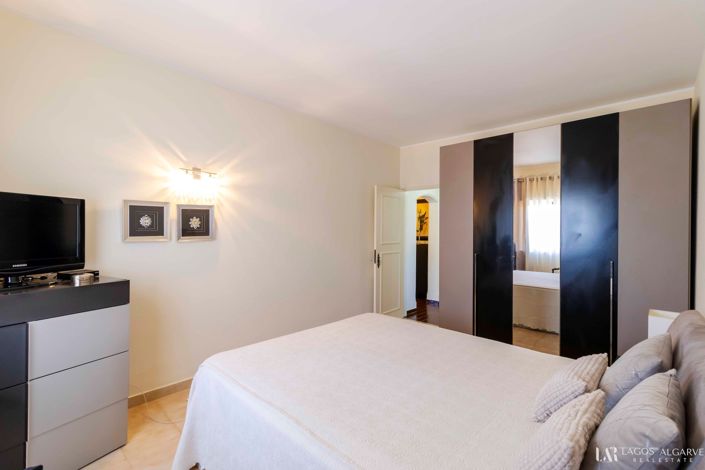 Image No.8-5 Bed Villa for sale