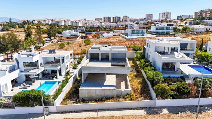 Image No.3-4 Bed Villa for sale