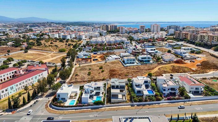 Image No.4-4 Bed Villa for sale