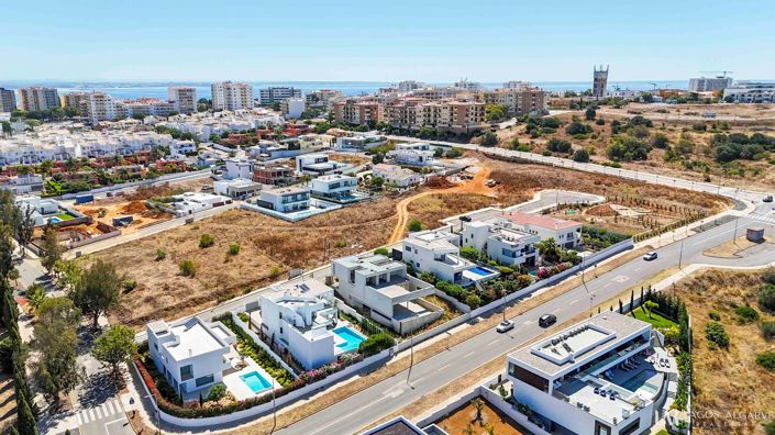 Image No.5-4 Bed Villa for sale