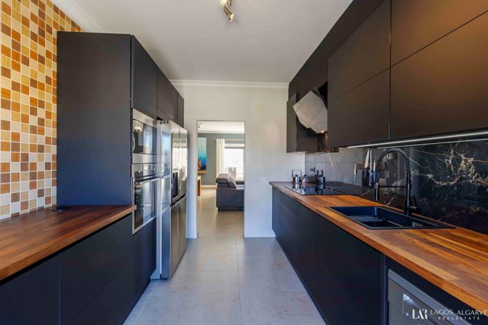 Image No.11-3 Bed Apartment for sale