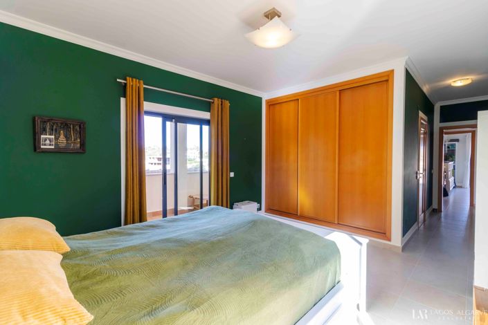 Image No.18-3 Bed Apartment for sale