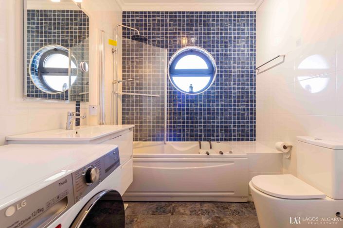 Image No.21-3 Bed Apartment for sale