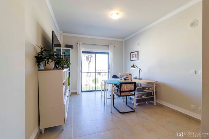 Image No.24-3 Bed Apartment for sale