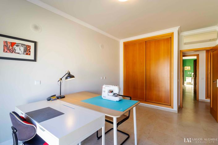 Image No.25-3 Bed Apartment for sale