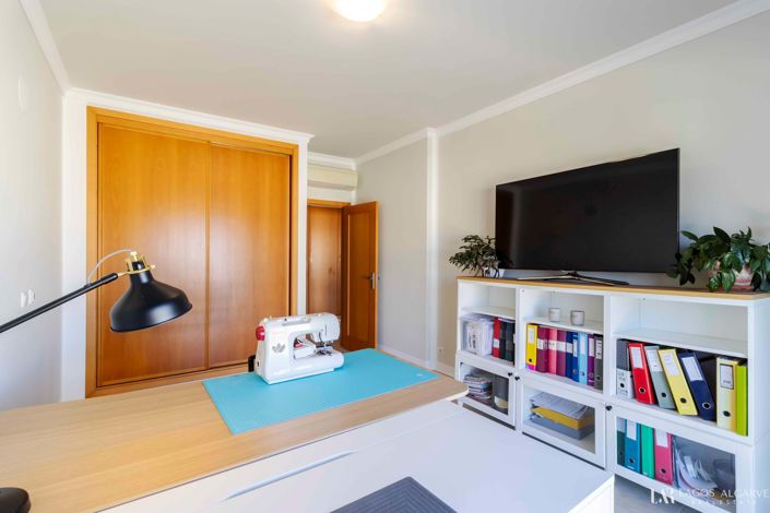 Image No.26-3 Bed Apartment for sale