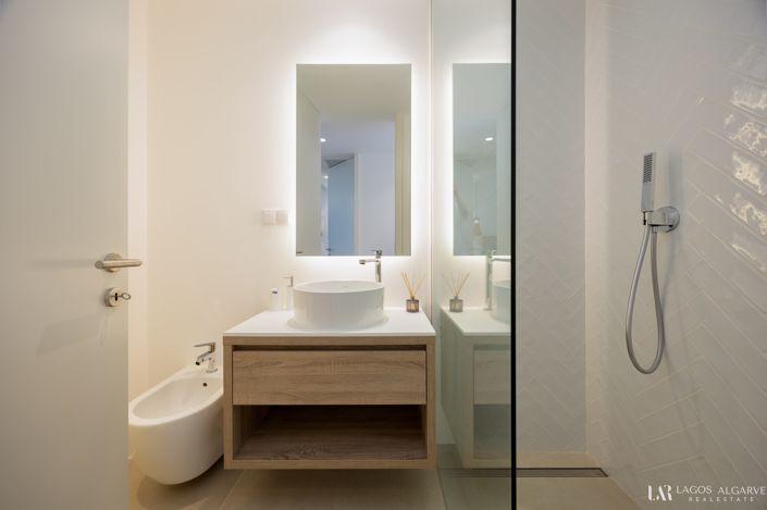 Image No.15-2 Bed Apartment for sale